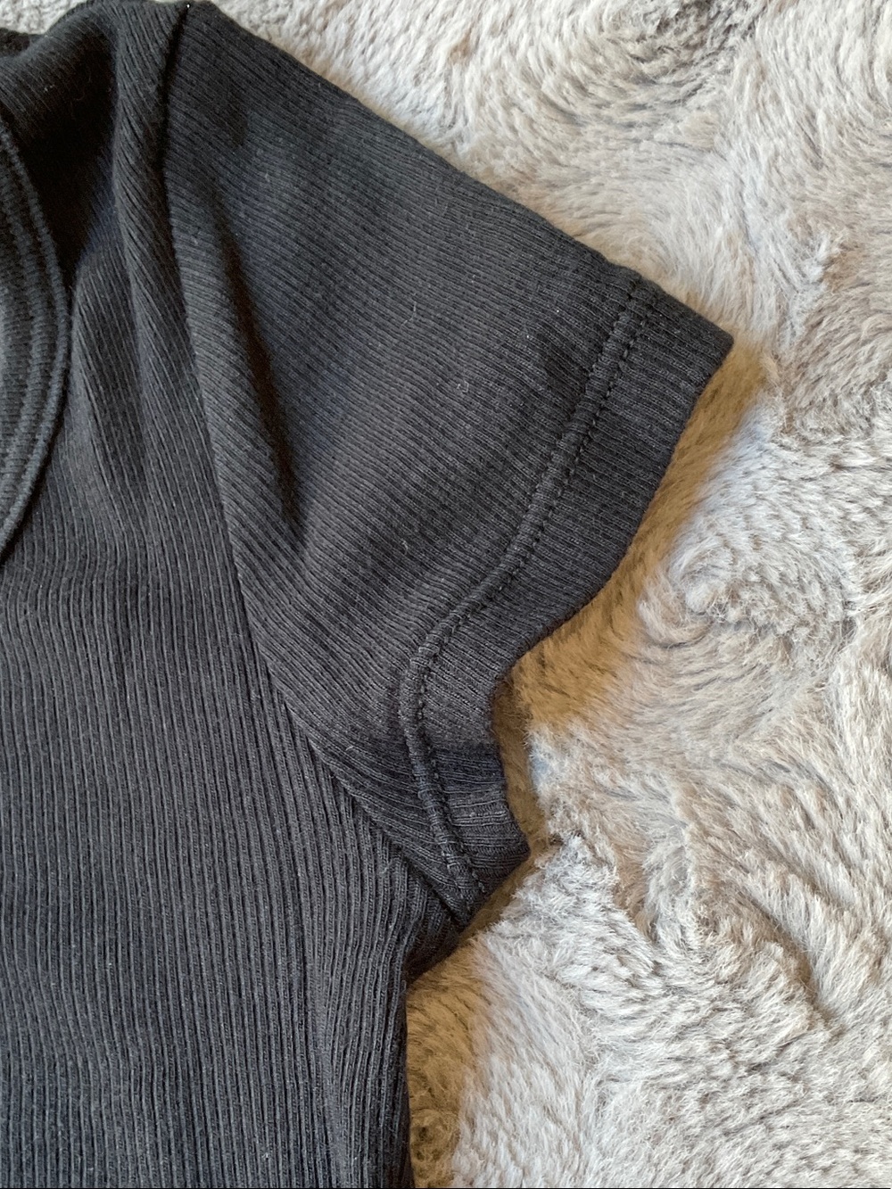 Black Ribbed Button-Front Crop Top - Picture 3 of 4